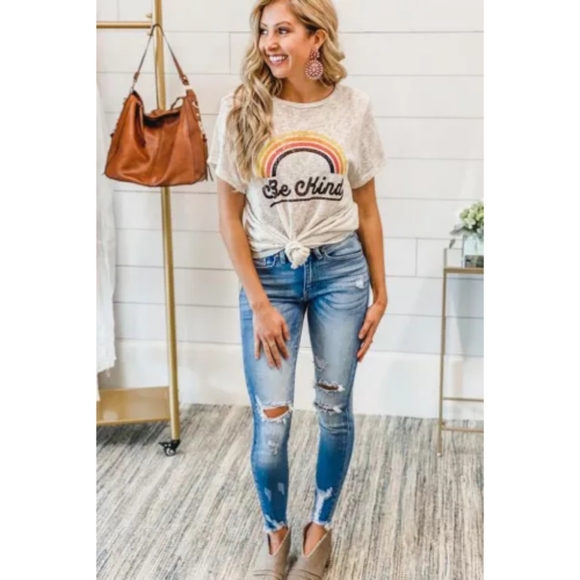 ❤White Be Kind Rainbow Print Basic Tee XL - Picture 2 of 3